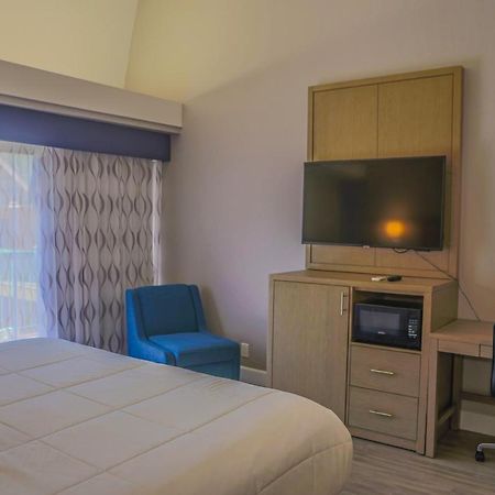 Days Inn By Wyndham Redwood City Buitenkant foto