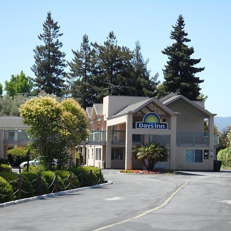 Days Inn By Wyndham Redwood City Buitenkant foto
