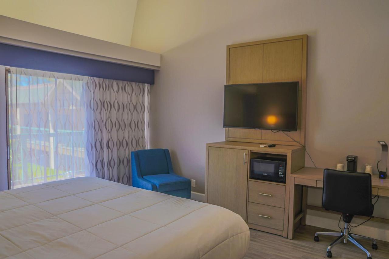 Days Inn By Wyndham Redwood City Buitenkant foto