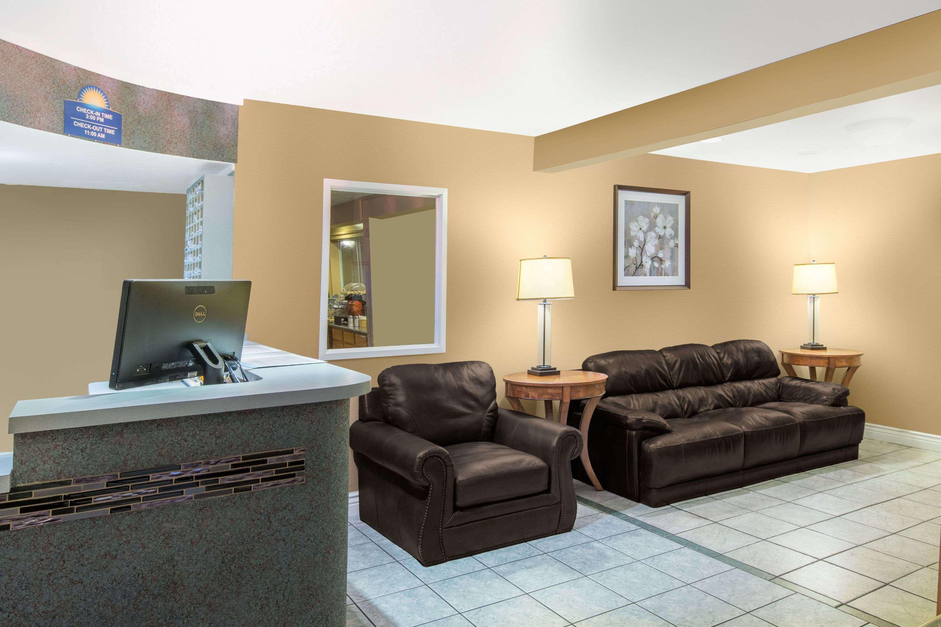 Days Inn By Wyndham Redwood City Buitenkant foto